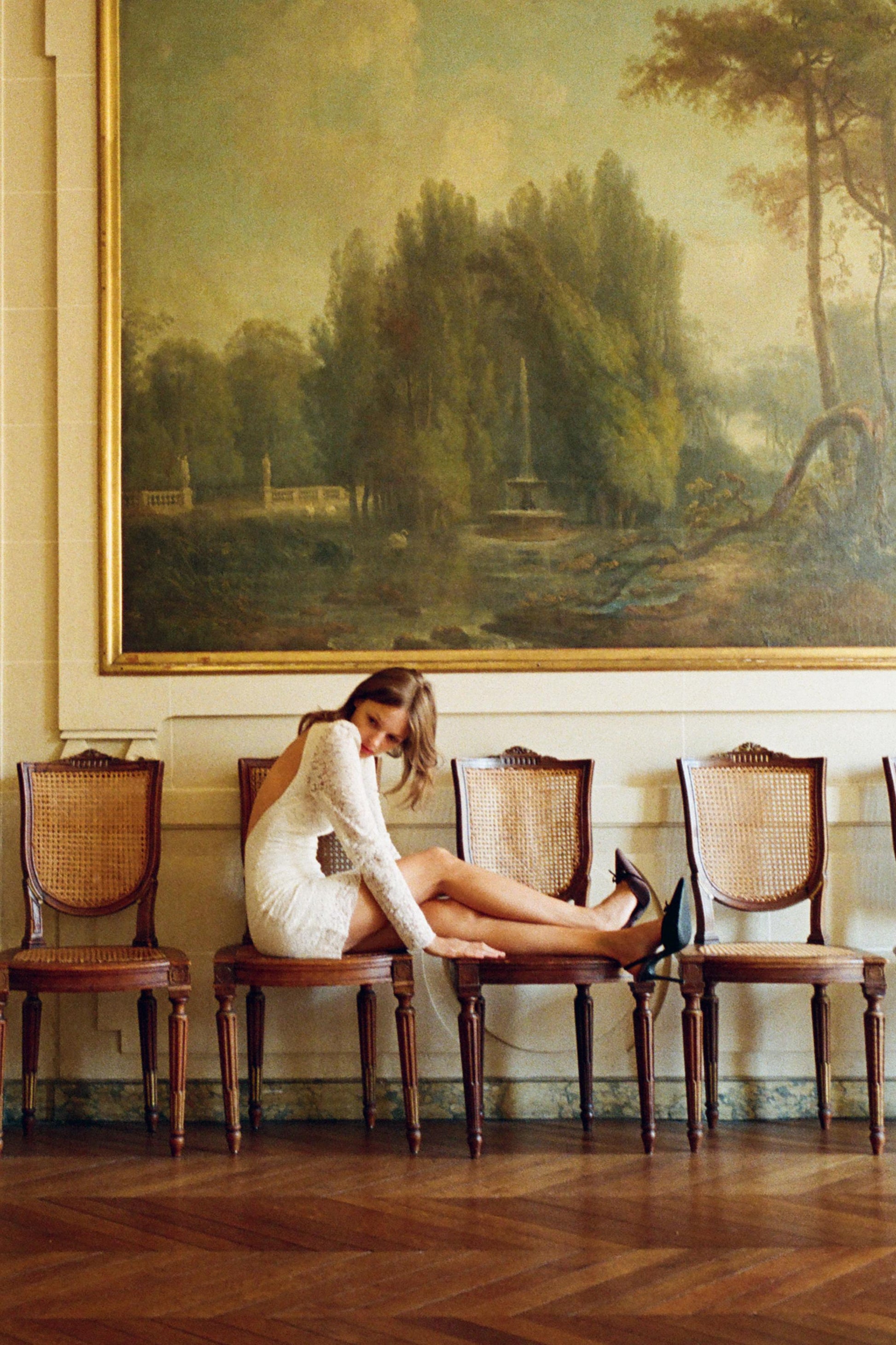 #FCF5E8, Blanc cassé