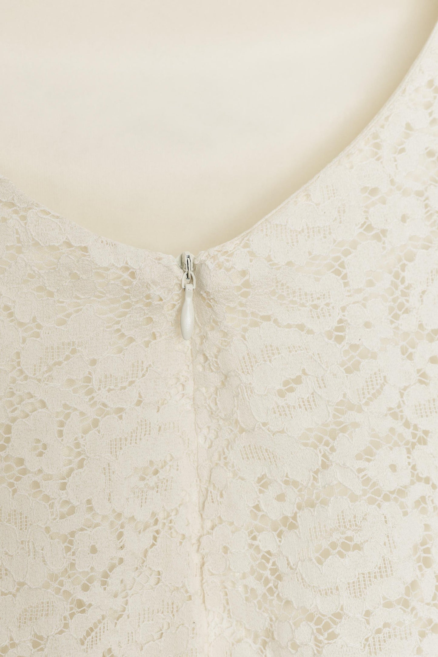 Vestido Corto Encaje